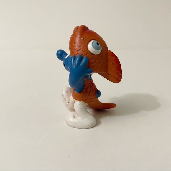 Schleich Peyo Smurf Pisces Zodiac Figurine PVC Fish Figure - Picture 7 of 12